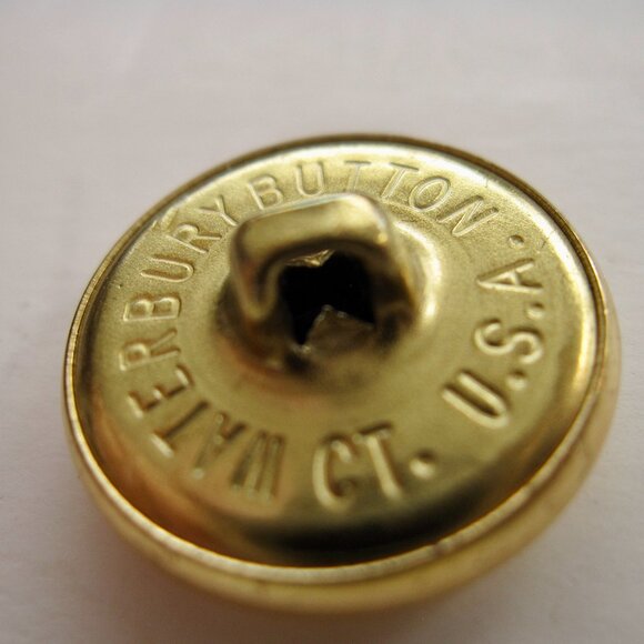 Vintage Waterbury Gold Metal 8 Buttons Evan Picone Heraldic Shield Dragons Cross - Picture 3 of 5